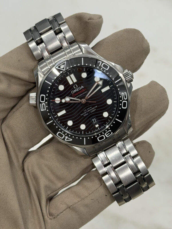 57_6a096da9-8cab-48dc-847d-1fb3e5ca9f0c 2022 Omega Seamaster Professional 300m Diver Black Ceramic 210.30.42.20.01.001