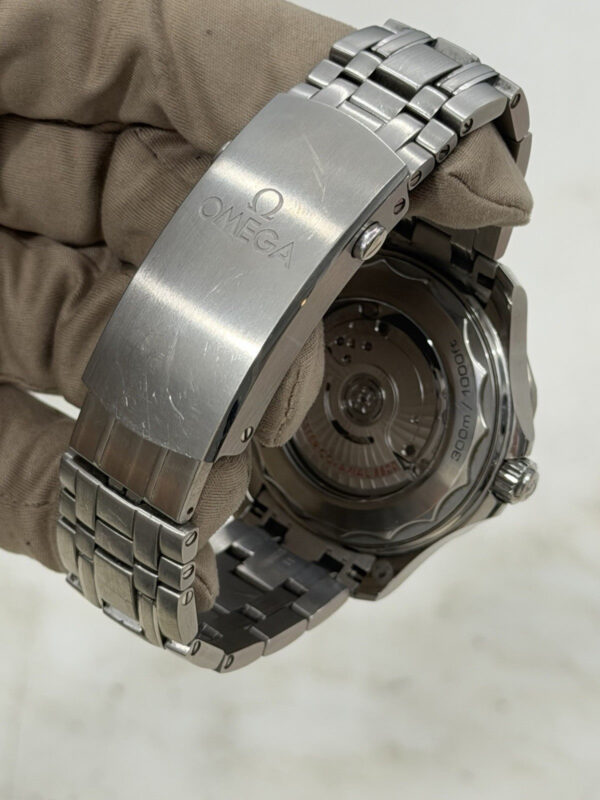 57_77ce9eb6-53c6-45c7-8df8-d05b8056e4ba 2022 Omega Seamaster Professional 300m Diver Black Ceramic 210.30.42.20.01.001