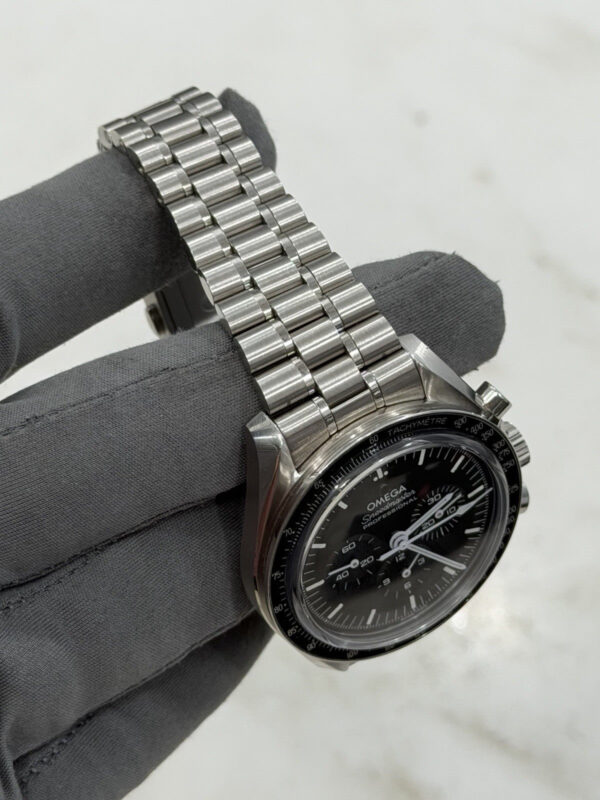 57_9621017c-76cb-4cb2-a289-718a8984bc2a 2024 Omega Speedmaster Moonwatch 42mm Black Dial Sapphire 310.30.42.50.01.002