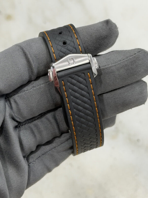 57_c7b95040-f7c7-400d-9014-1be1541deb30 2023 Omega Seamaster Aqua Terra Automatic Rubber Strap Watch 220.12.41.21.02.002