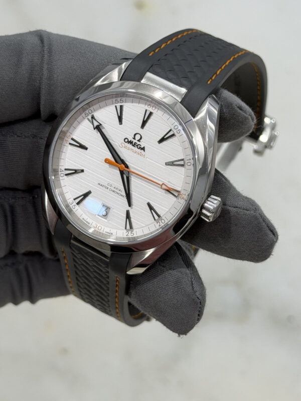 57_f8eba2b8-b974-4ffd-8a8d-fd08030b8afc 2023 Omega Seamaster Aqua Terra Automatic Rubber Strap Watch 220.12.41.21.02.002